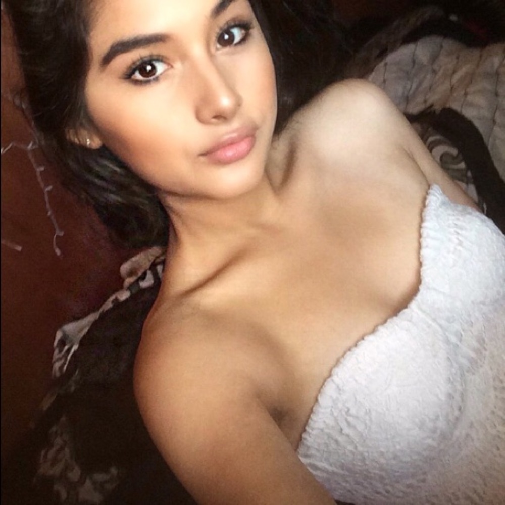 Lace cream crop top